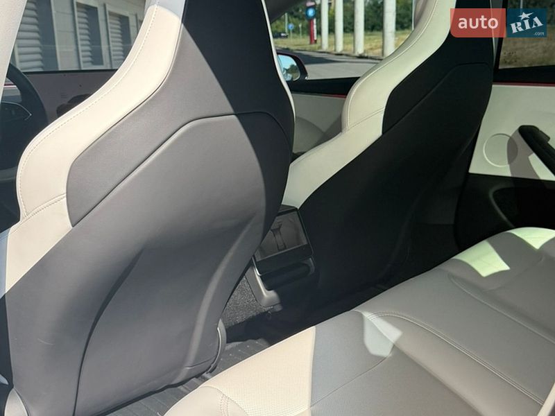 Седан Tesla Model 3 2024 в Києві