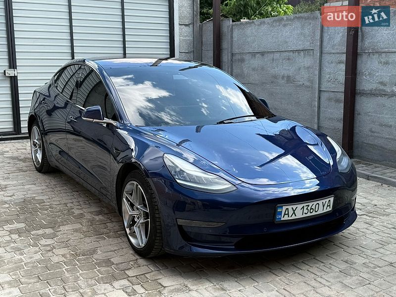 Tesla Model 3 2019