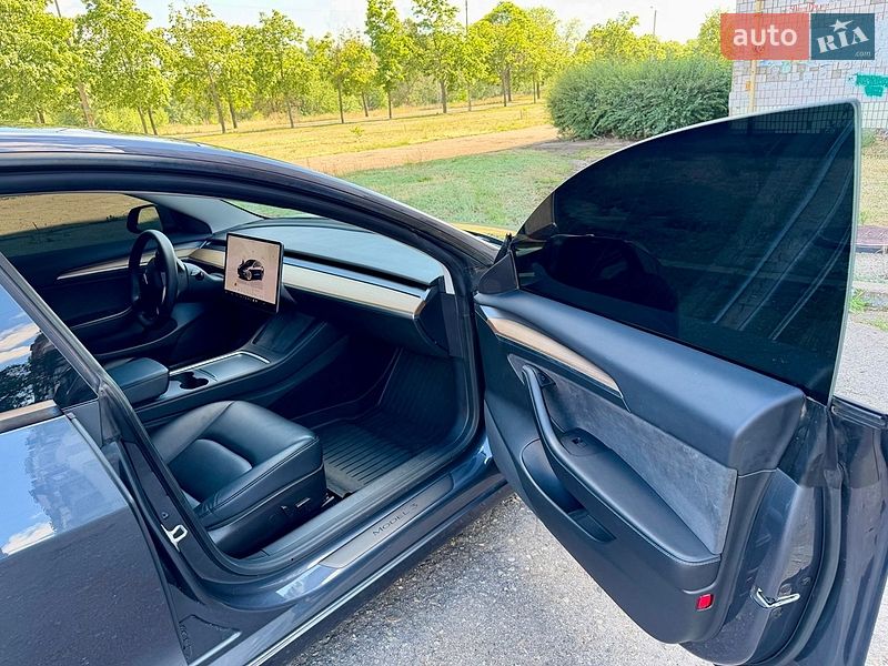 Седан Tesla Model 3 2022 в Каменском