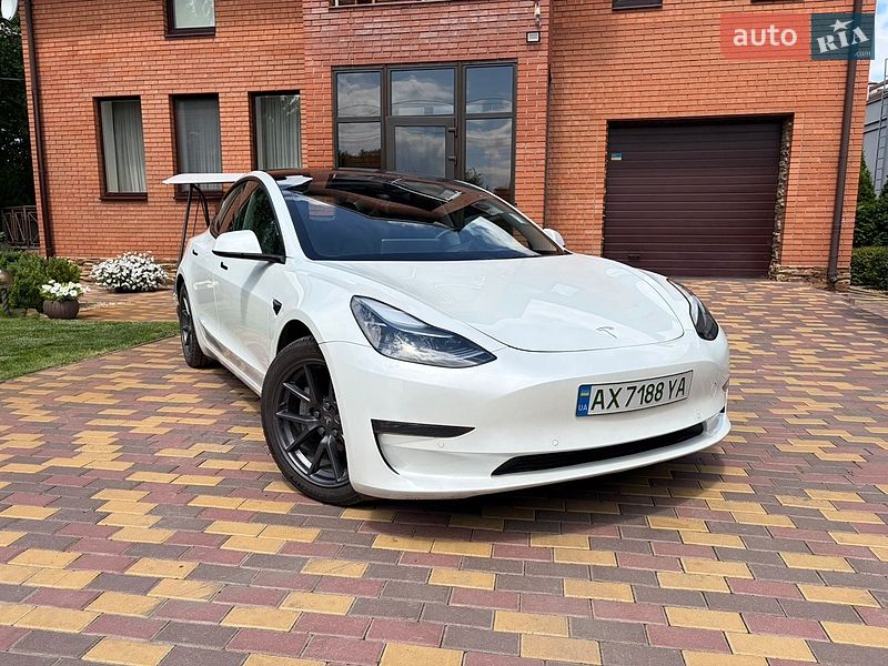 Седан Tesla Model 3 2022 в Харькове