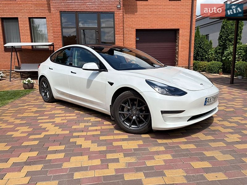 Седан Tesla Model 3 2022 в Харькове