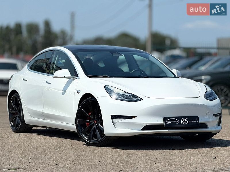 Седан Tesla Model 3 2020 в Киеве