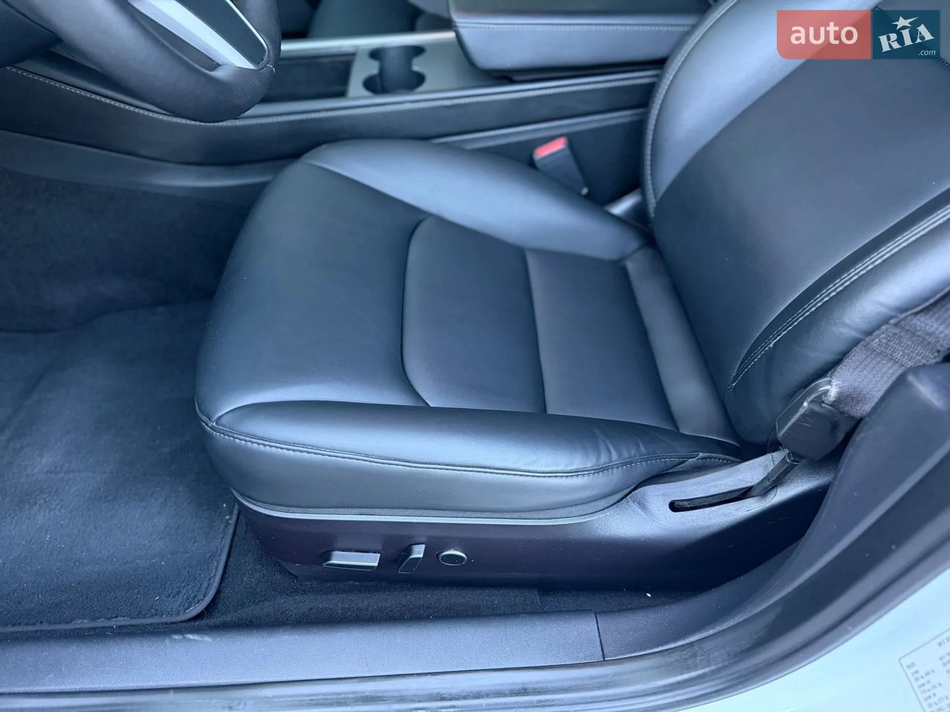 2022 Tesla Model 3 - мініатюра 31