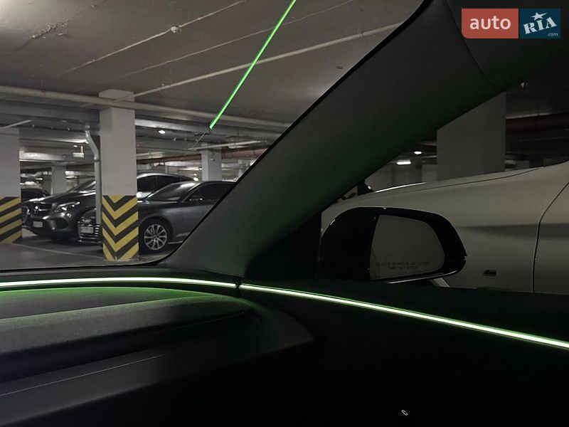 Седан Tesla Model 3 2025 в Дніпрі
