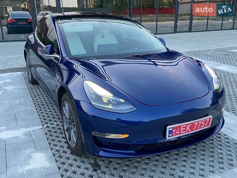 Tesla Model 3 2019