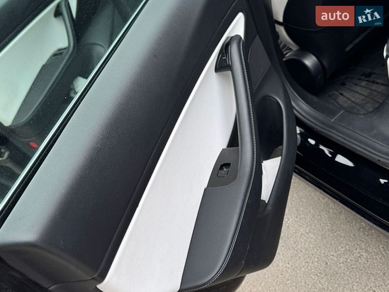 Седан Tesla Model 3 2020 в Харькове