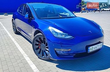 Седан Tesla Model 3 2023 в Виннице