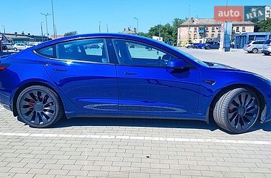 Седан Tesla Model 3 2023 в Виннице