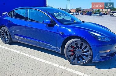 Седан Tesla Model 3 2023 в Виннице