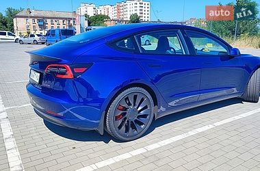 Седан Tesla Model 3 2023 в Виннице