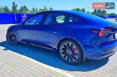Седан Tesla Model 3 2023 в Виннице