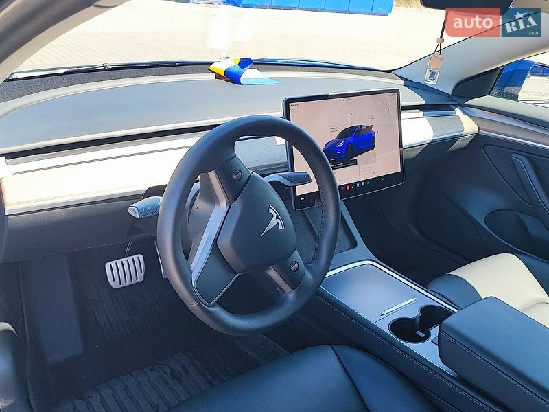 Седан Tesla Model 3 2023 в Виннице