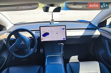 Седан Tesla Model 3 2023 в Виннице