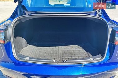 Седан Tesla Model 3 2023 в Виннице