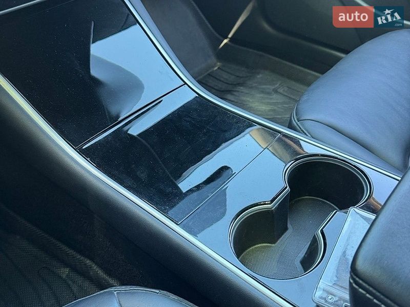Седан Tesla Model 3 2020 в Києві фото 15 Седан Tesla Model 3 2020 в Києві