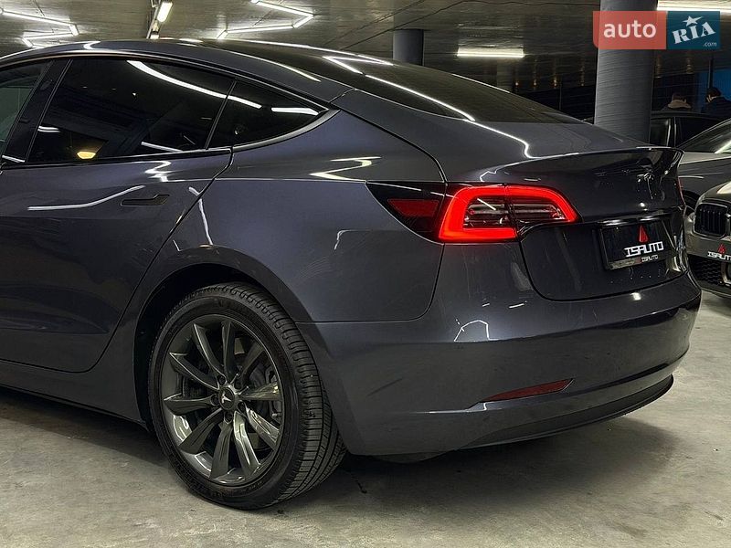 Седан Tesla Model 3 2023 в Одессе