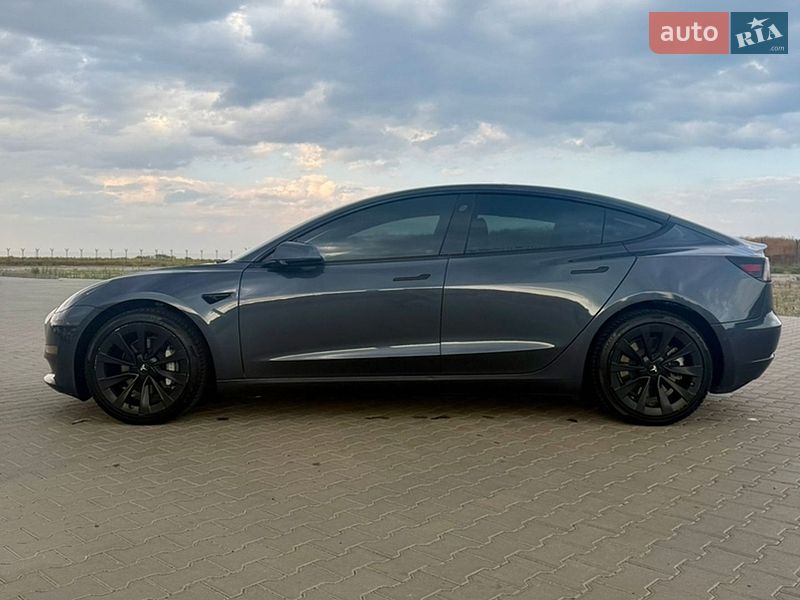 Tesla Model 3 2022