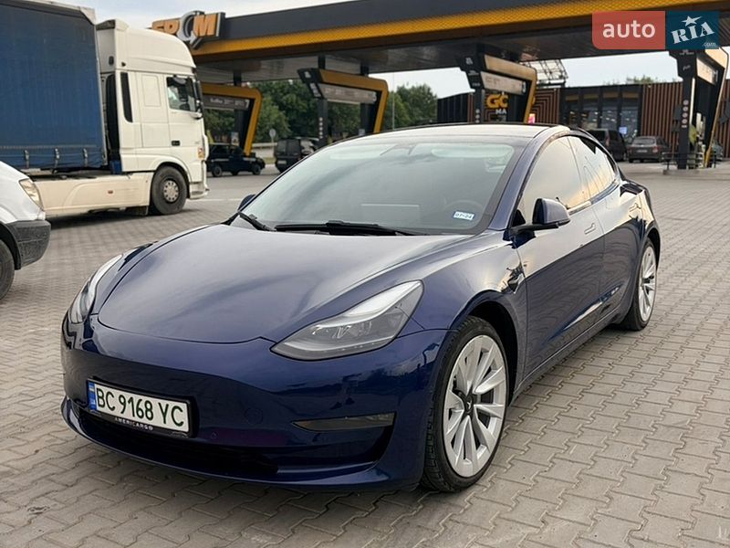 Tesla Model 3 2022