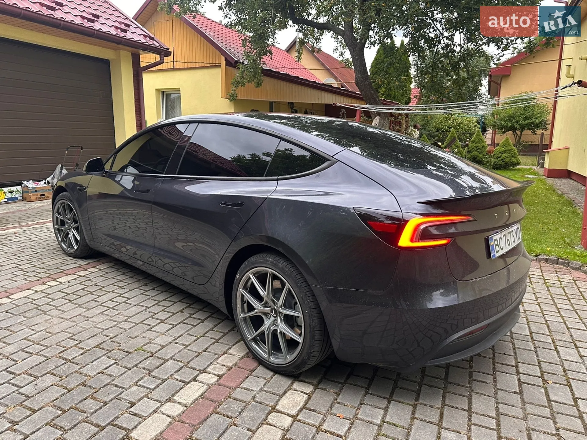 Tesla Model 3 2024 VIN 5YJ3E1EB0SF892253 фото оголошення 6 з 16