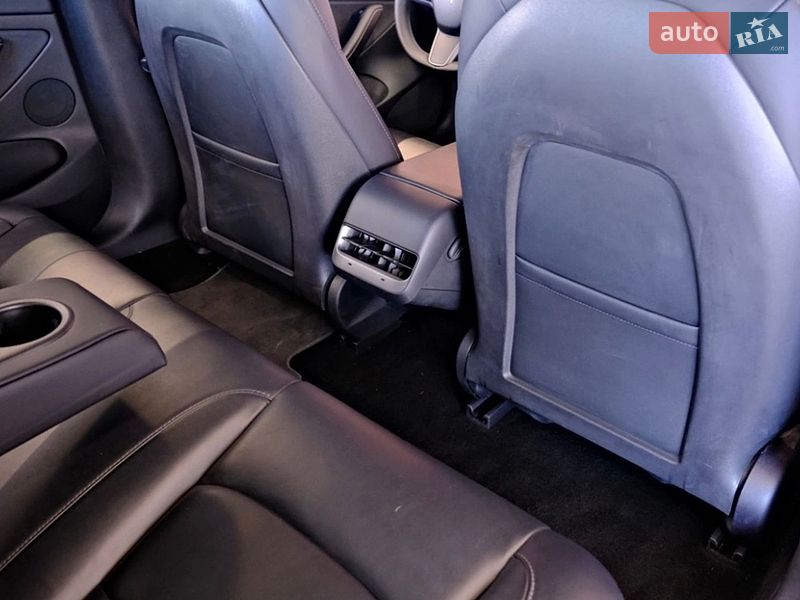 Седан Tesla Model 3 2023 в Одесі