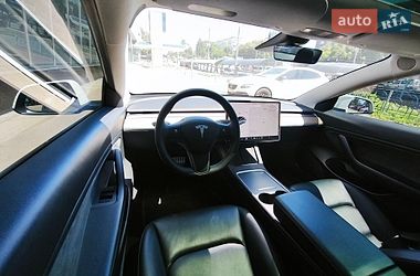 Седан Tesla Model 3 2020 в Києві