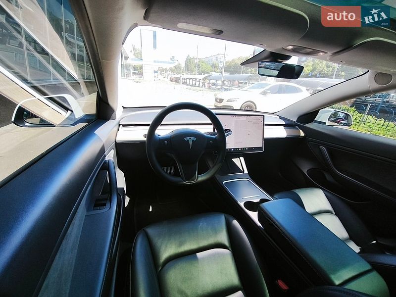 Седан Tesla Model 3 2020 в Києві