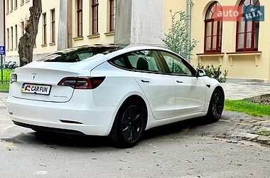 Седан Tesla Model 3 2022 в Львове