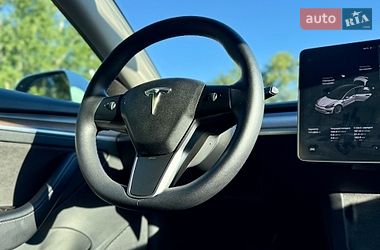 Седан Tesla Model 3 2021 в Киеве