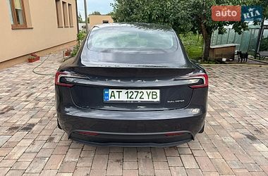 Седан Tesla Model 3 2025 в Коломые