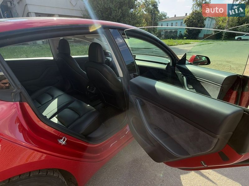Седан Tesla Model 3 2021 в Полтаве