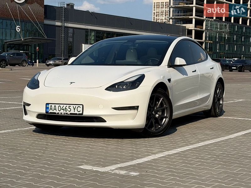 Tesla Model 3 2022
