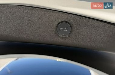 Седан Tesla Model 3 2022 в Києві