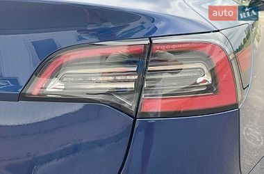 Седан Tesla Model 3 2022 в Києві