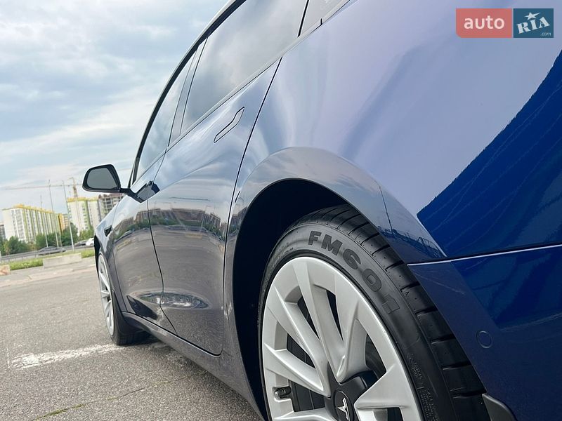 Седан Tesla Model 3 2022 в Києві