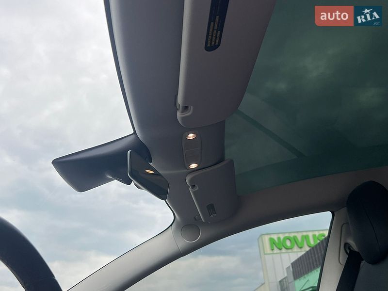 Седан Tesla Model 3 2022 в Києві