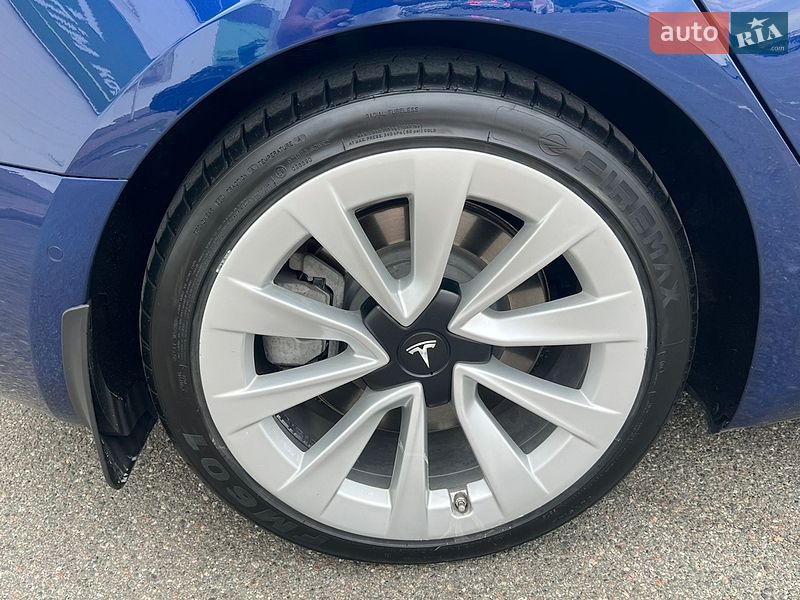 Седан Tesla Model 3 2022 в Києві