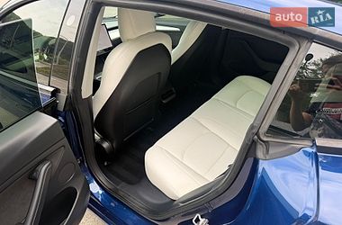 Седан Tesla Model 3 2021 в Львові