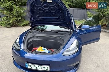 Седан Tesla Model 3 2021 в Львові