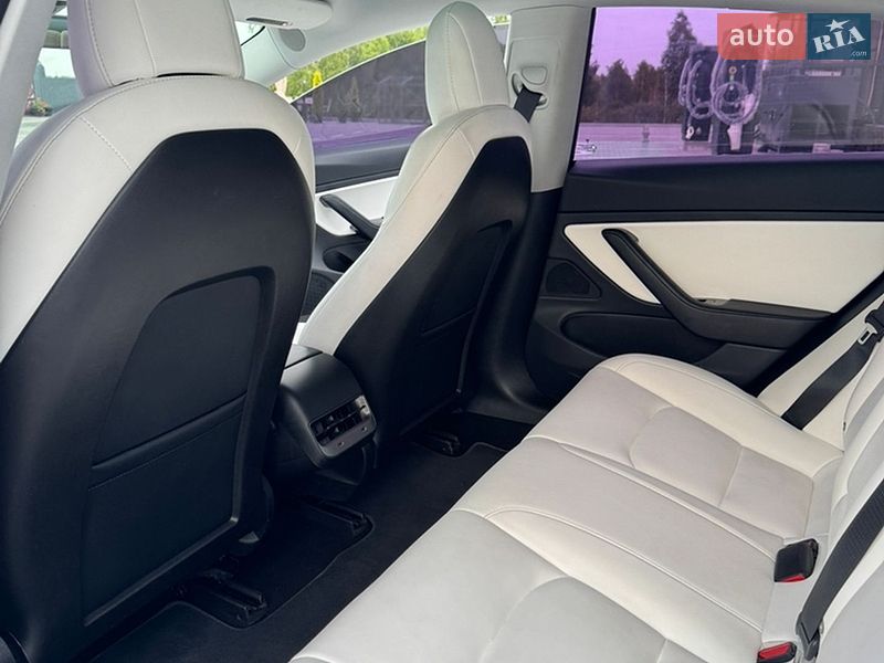 Седан Tesla Model 3 2018 в Львове фото 12 Седан Tesla Model 3 2018 в Львове