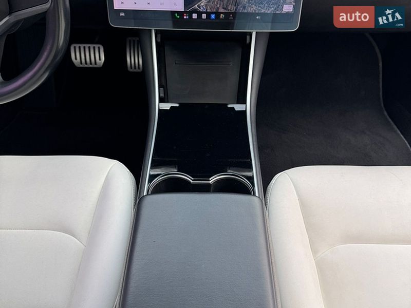 Седан Tesla Model 3 2018 в Львове фото 17 Седан Tesla Model 3 2018 в Львове