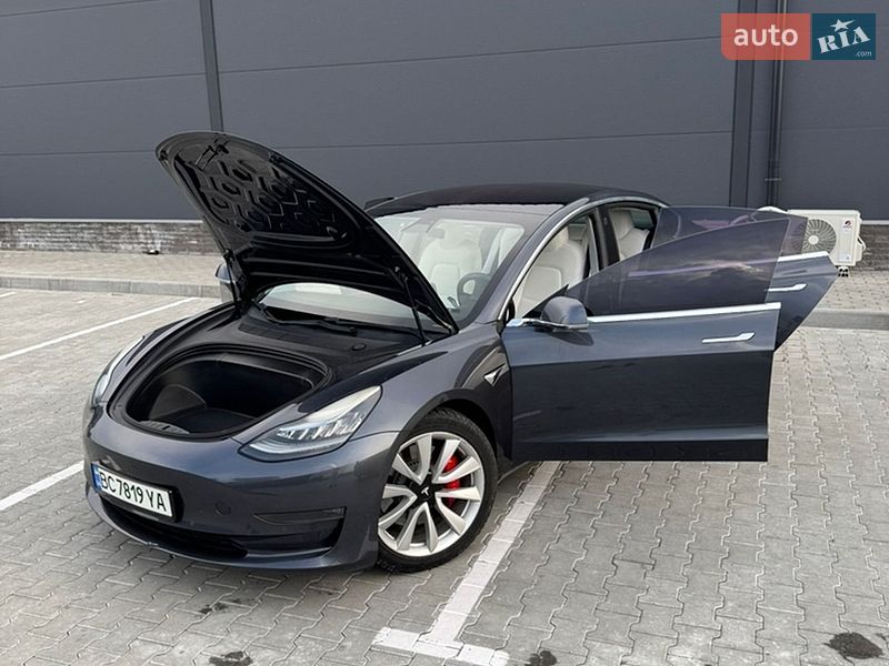Седан Tesla Model 3 2018 в Львове фото 23 Седан Tesla Model 3 2018 в Львове