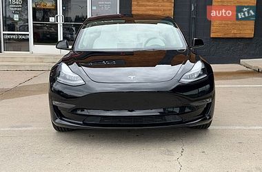 Седан Tesla Model 3 2022 в Львові