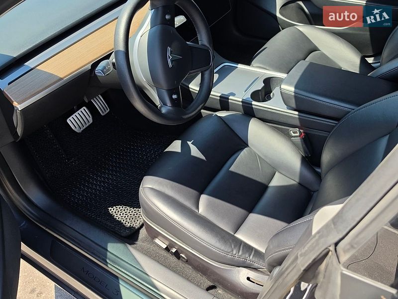 Седан Tesla Model 3 2022 в Запорожье