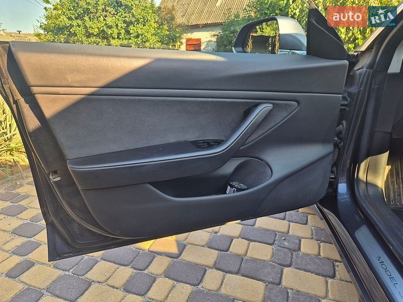 Седан Tesla Model 3 2019 в Запорожье