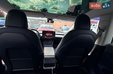 Седан Tesla Model 3 2023 в Киеве