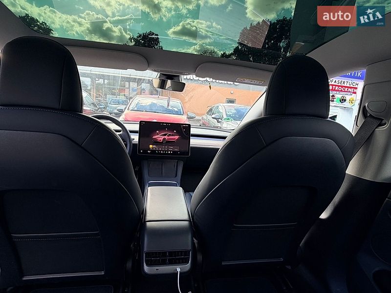 Седан Tesla Model 3 2023 в Киеве