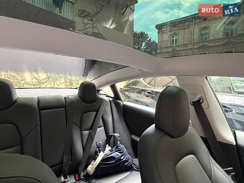 Седан Tesla Model 3 2023 в Киеве
