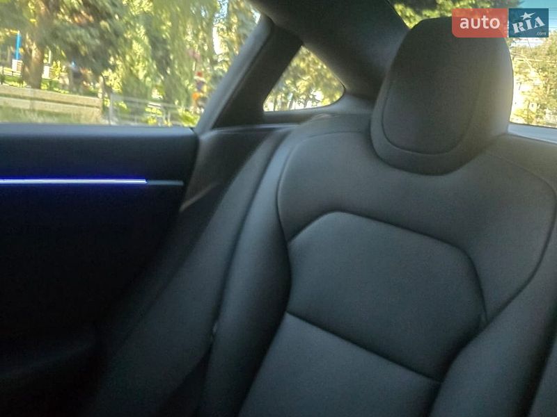 Седан Tesla Model 3 2024 в Днепре