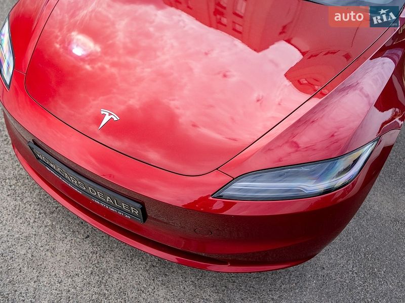 Седан Tesla Model 3 2024 в Києві