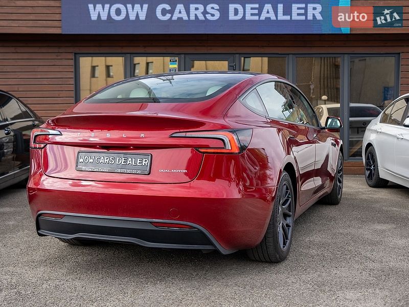Седан Tesla Model 3 2024 в Києві